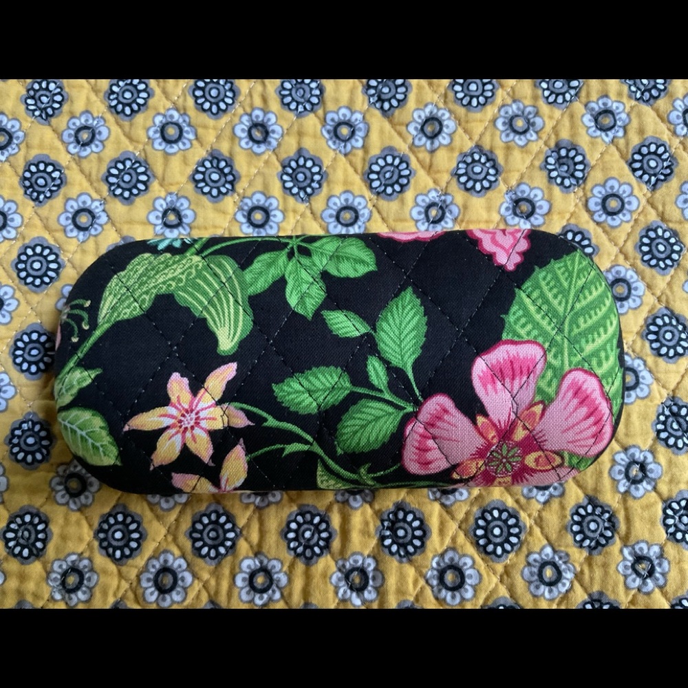 NWOT Vera Bradley Hard Eyeglass Case in BOTANICA